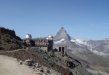 Gipfel des Gornergrats, im Hintergrund das Matterhorn
