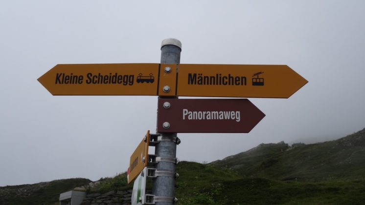 Wegweiser Panoramaweg am Männlichen